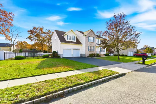 Howell, NJ 07731,17 Nate Lane