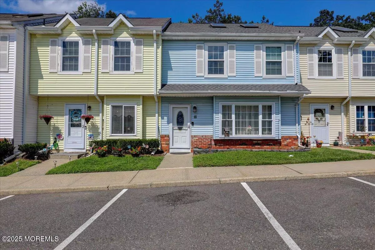 Jackson, NJ 08527,111 Joan Court