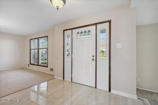 Marlboro, NJ 07746,5 Homestead Circle