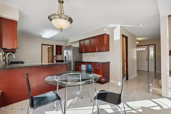 Marlboro, NJ 07746,5 Homestead Circle