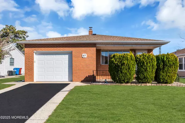 47 Hyannis Street, Toms River, NJ 08757