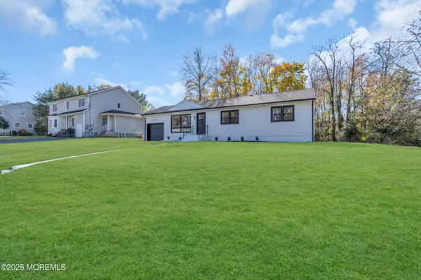 Roosevelt, NJ 08555,33 Lake Drive