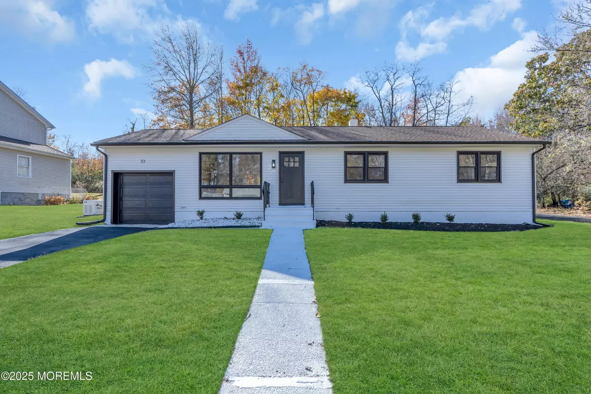 Roosevelt, NJ 08555,33 Lake Drive