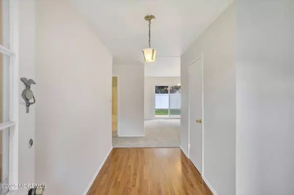 Hazlet, NJ 07730,570 Line Road