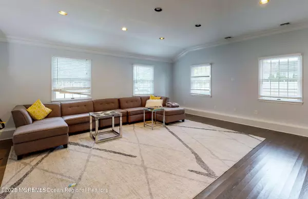 West Long Branch, NJ 07764,9 Harbor Court #S