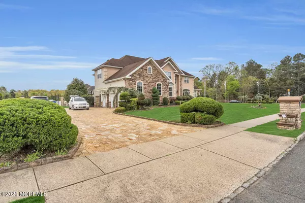 Toms River, NJ 08755,186 Jumping Brook Drive