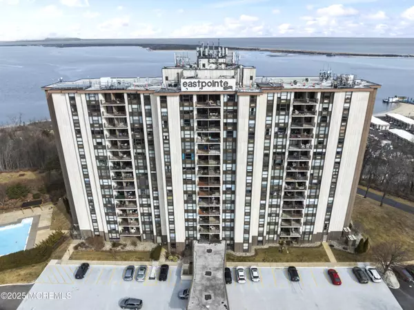 Highlands, NJ 07732,1 Scenic Drive #306