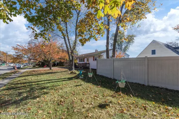 Lakehurst, NJ 08733,516 Poplar Street