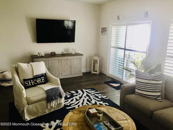 Asbury Park, NJ 07712,410 Sewall Avenue #2