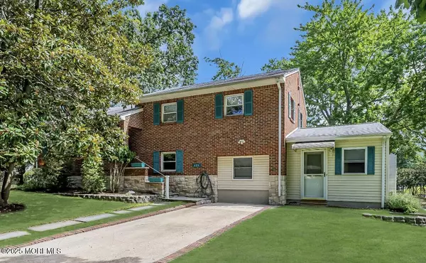 Oakhurst, NJ 07755,221 Harrison Avenue