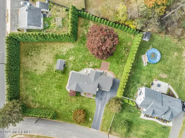 Lincroft, NJ 07738,201 Dogwood Lane