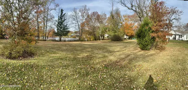 Toms River, NJ 08755,28 Bellflower Court