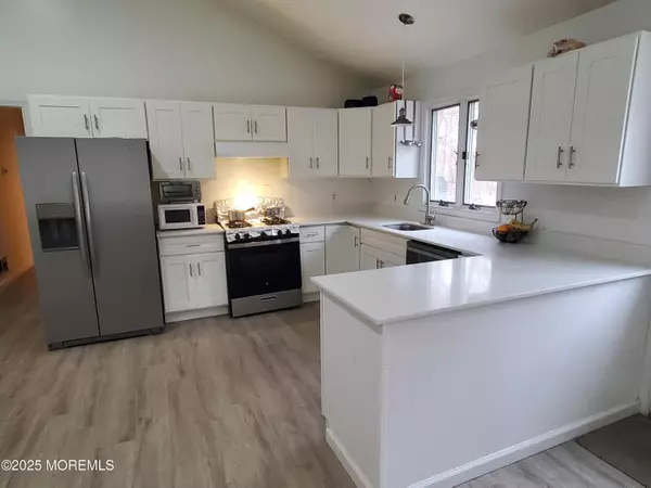 Jackson, NJ 08527,348 New Central Avenue