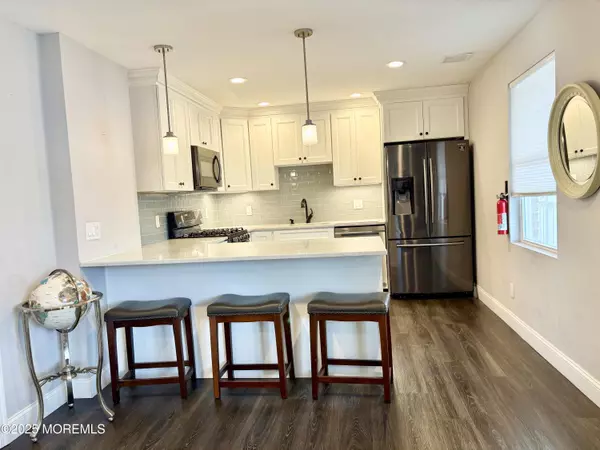 Seaside Heights, NJ 08751,404 Bay Boulevard #4