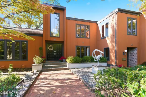 Tinton Falls, NJ 07724,8 Glenwood Drive