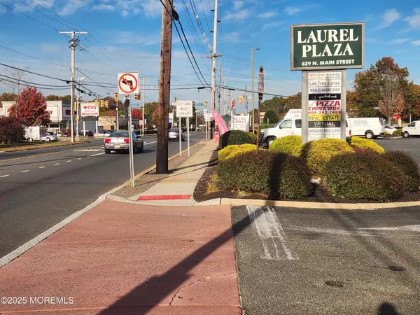 Lanoka Harbor, NJ 08734,629 N Main Street