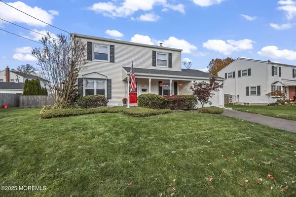 Freehold, NJ 07728,5 Briar Road