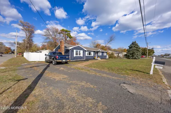 Lanoka Harbor, NJ 08734,802 E Hickory Drive