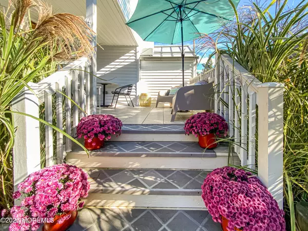 Manasquan, NJ 08736,110 Curtis Place