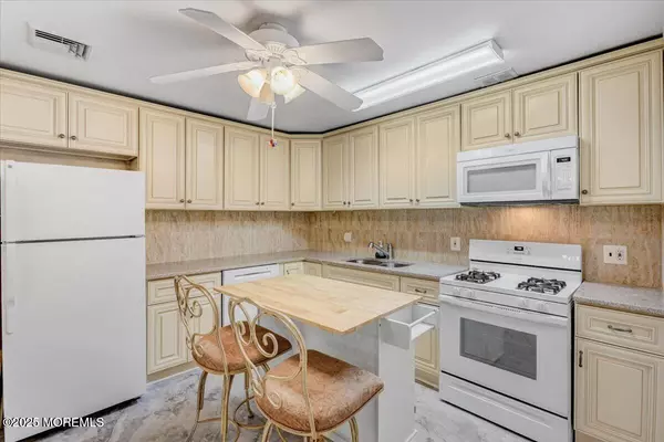 Manchester, NJ 08759,8 Lark Street #A