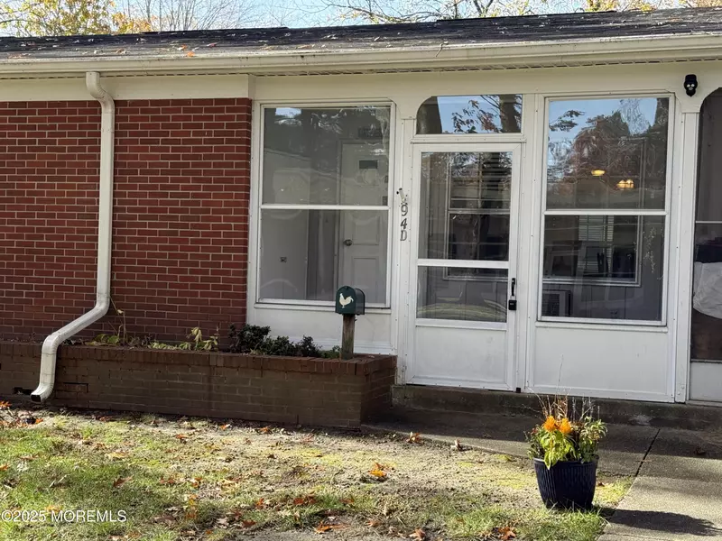 94 Edinburgh Lane, Lakewood, NJ 08701