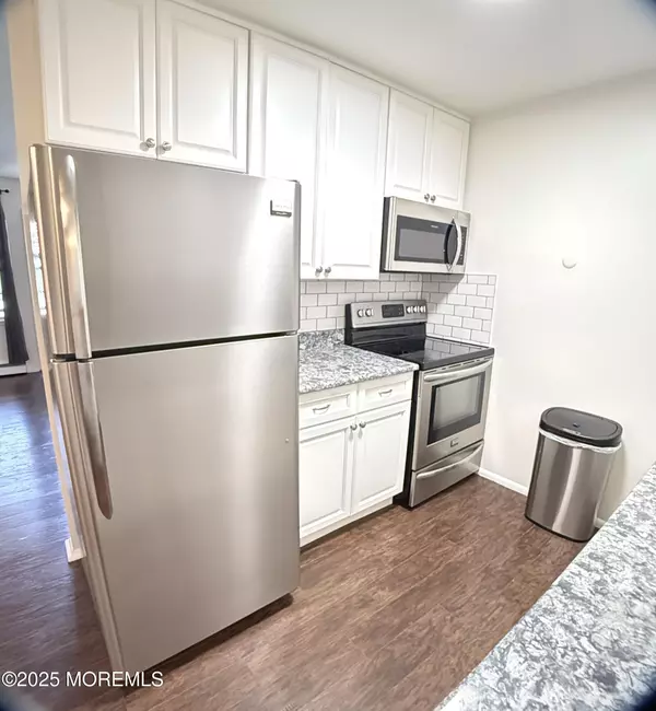 Lakewood, NJ 08701,94 Edinburgh Lane