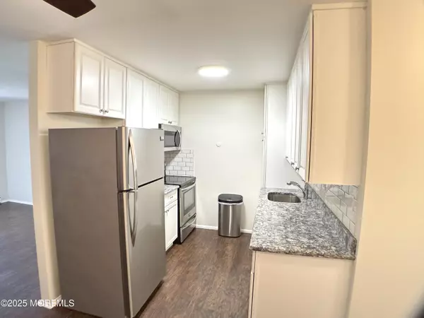 Lakewood, NJ 08701,94 Edinburgh Lane