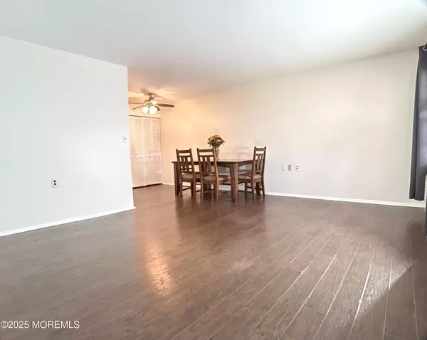 Lakewood, NJ 08701,94 Edinburgh Lane