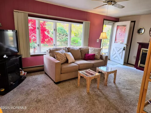 Manahawkin, NJ 08050,399 Lighthouse Drive