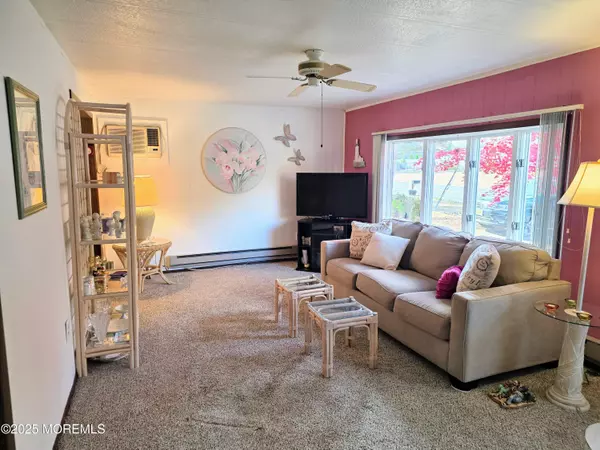 Manahawkin, NJ 08050,399 Lighthouse Drive