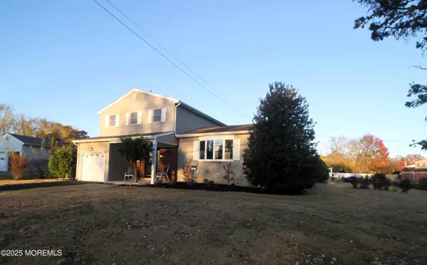 Hamilton, NJ 08619,18 Wolfpack Road