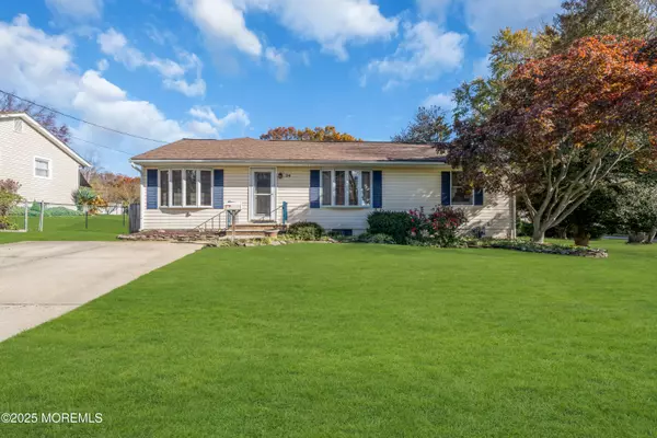 34 Roosevelt Avenue, East Brunswick, NJ 08816