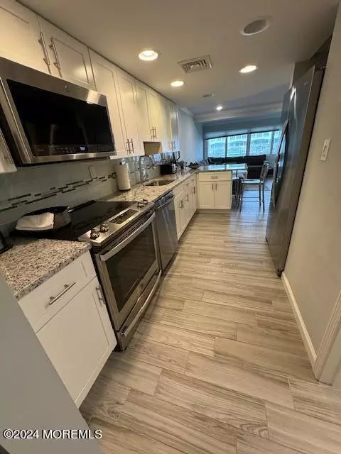 Mantoloking, NJ 08738,438 N Route 35 N #1107