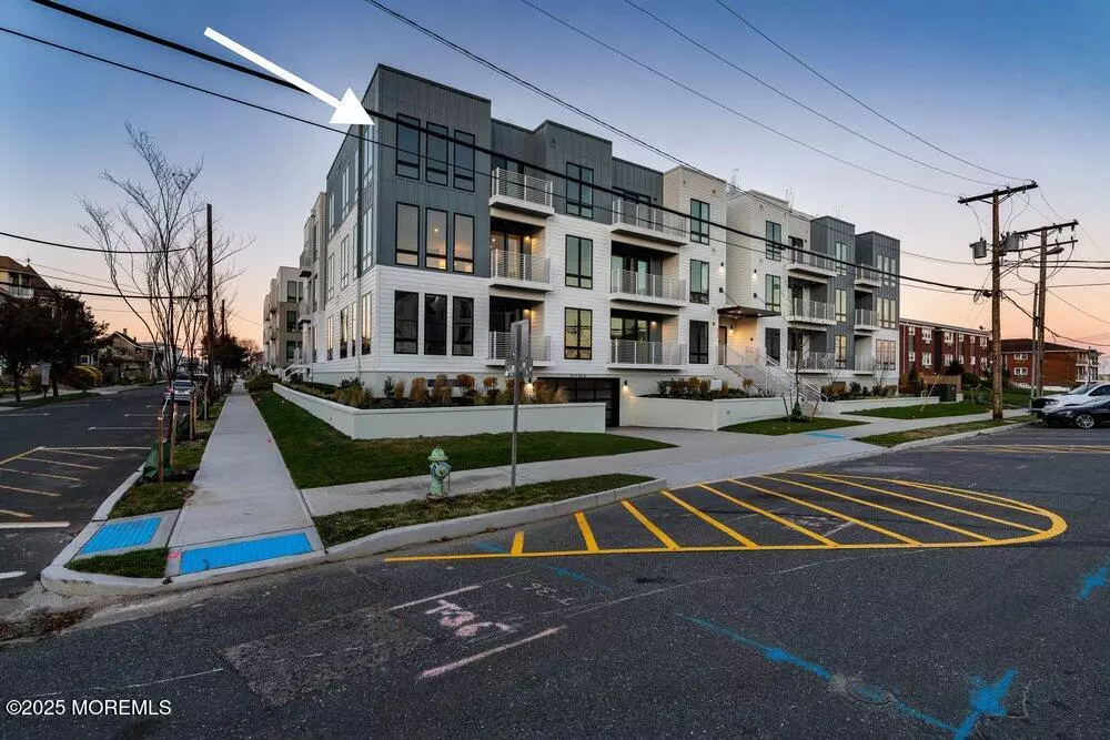 Asbury Park, NJ 07712,215 2nd Avenue #308