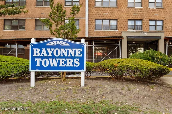 Bayonne, NJ 07002,1225 Kennedy Boulevard #8I