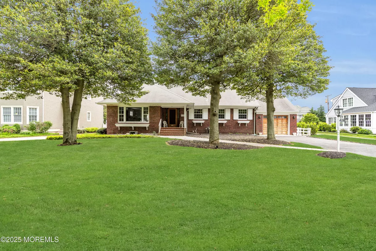 Sea Girt, NJ 08750,208 Trenton Boulevard