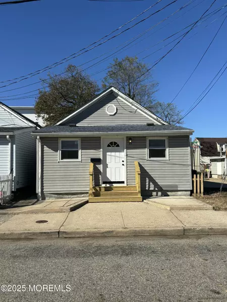 25 Twilight Avenue, Keansburg, NJ 07734