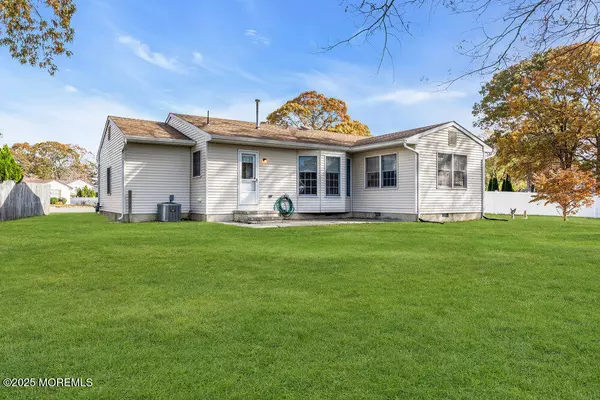 Lanoka Harbor, NJ 08734,704 Oak Court