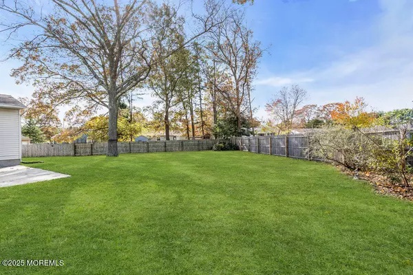 Lanoka Harbor, NJ 08734,704 Oak Court