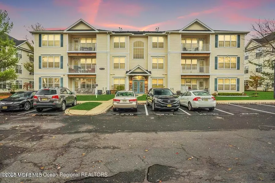 410 Saint Andrews Place, Manalapan, NJ 07726