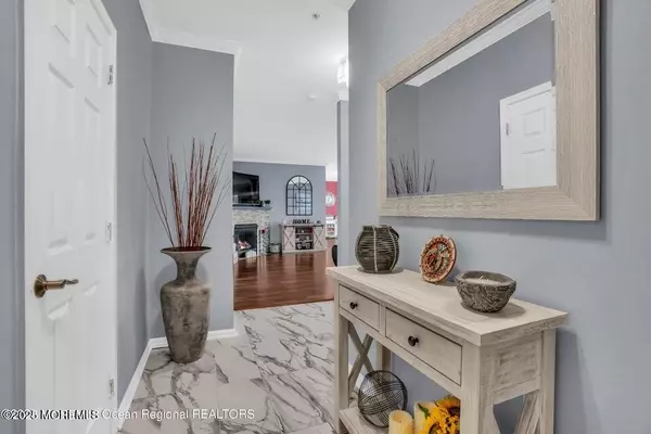 Manalapan, NJ 07726,410 Saint Andrews Place