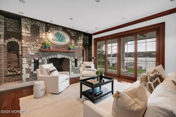 Rumson, NJ 07760,1 Second Street