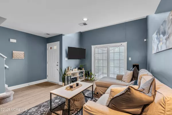 Tinton Falls, NJ 07712,11 Madison Court