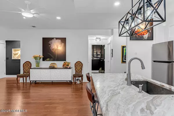 Red Bank, NJ 07701,23 Wallace #306