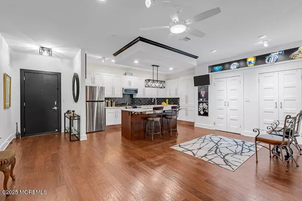 Red Bank, NJ 07701,23 Wallace Street #306