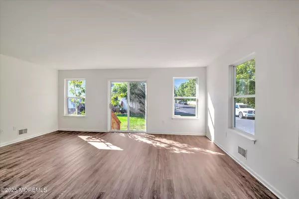 Bayville, NJ 08721,1 Esplanade Way