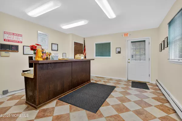 Lincroft, NJ 07738,202 Woodland Drive