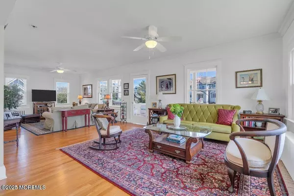 Monmouth Beach, NJ 07750,4 River Avenue