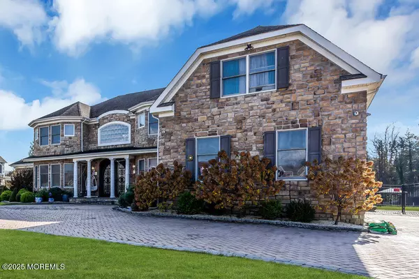 Toms River, NJ 08753,185 Dayna Court