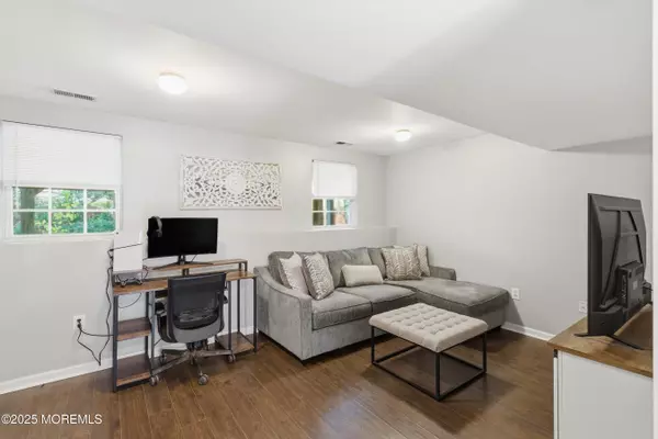 Farmingdale, NJ 07727,9 Abby Road #9